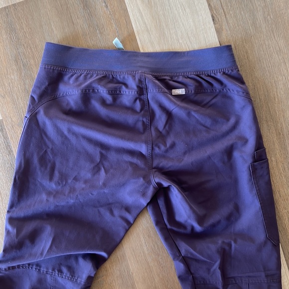 Figs Kade Tall Cargo Pants - Picture 3 of 4